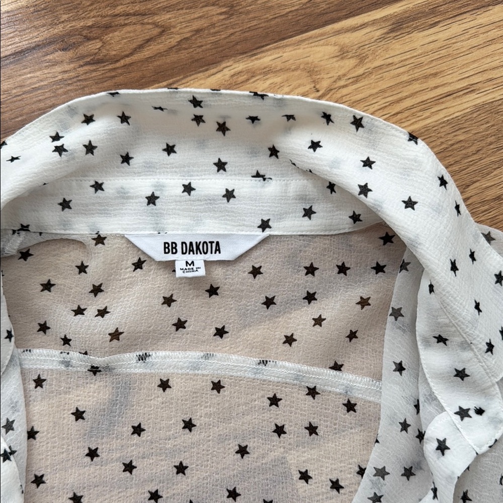 BB Dakota Sheer button down Blouse with Star Pattern medium like new - Picture 10 of 13